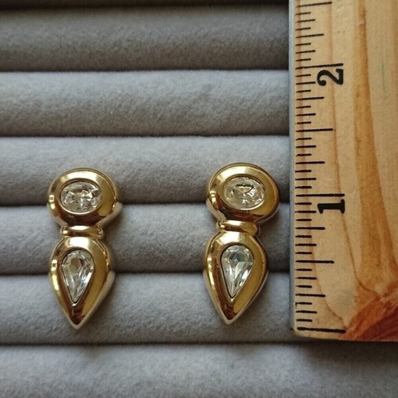 Swarovski Clear Crystal Teardrop shape gold tone pierced earrings - Picture 6 of 9